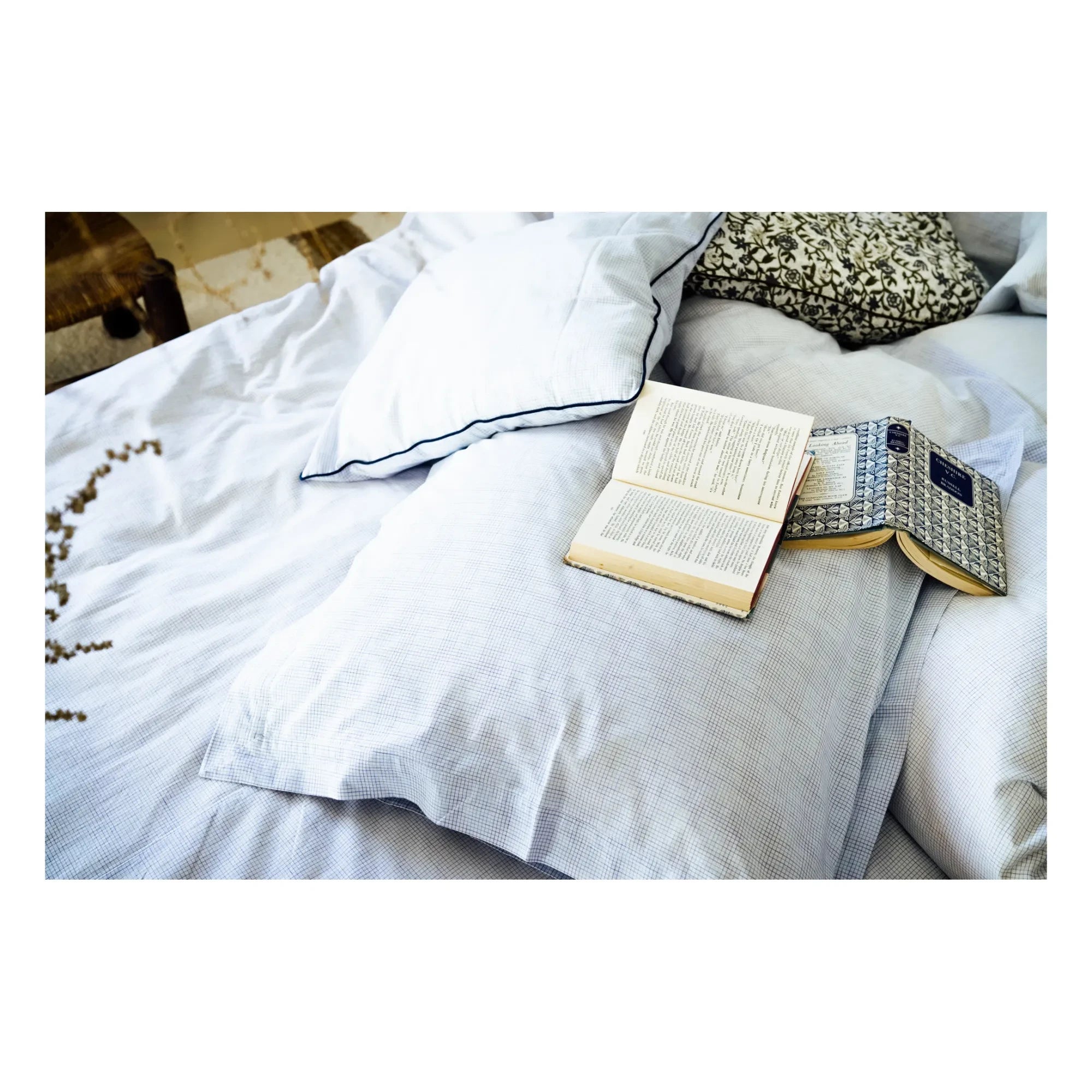 Scarlette Ateliers - Paul Handwoven Cotton Pillowcase - Set of 2 | Light Blue