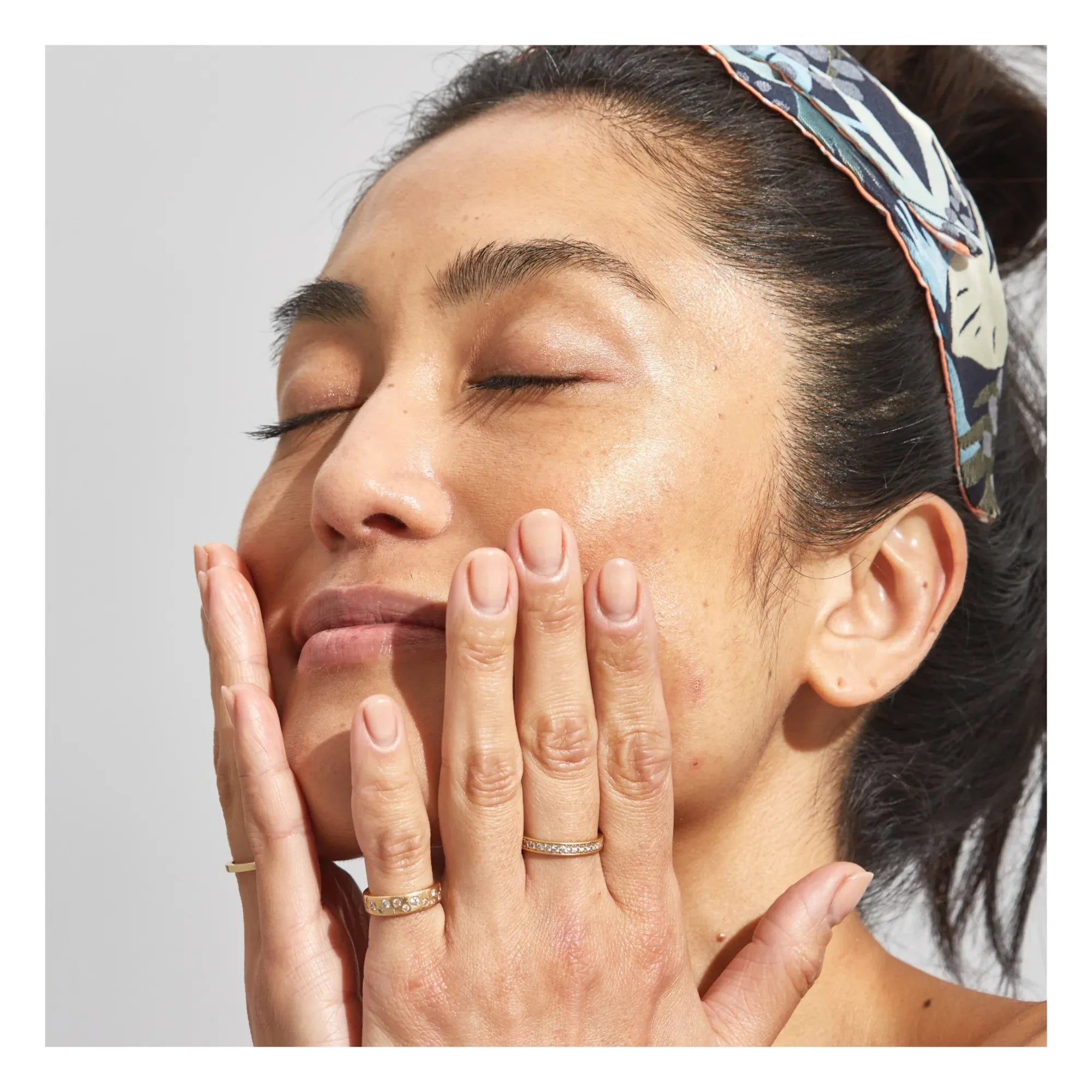 Pai Skincare - The Impossible Glow Aydınlatıcı Damlalar - Rose Gold