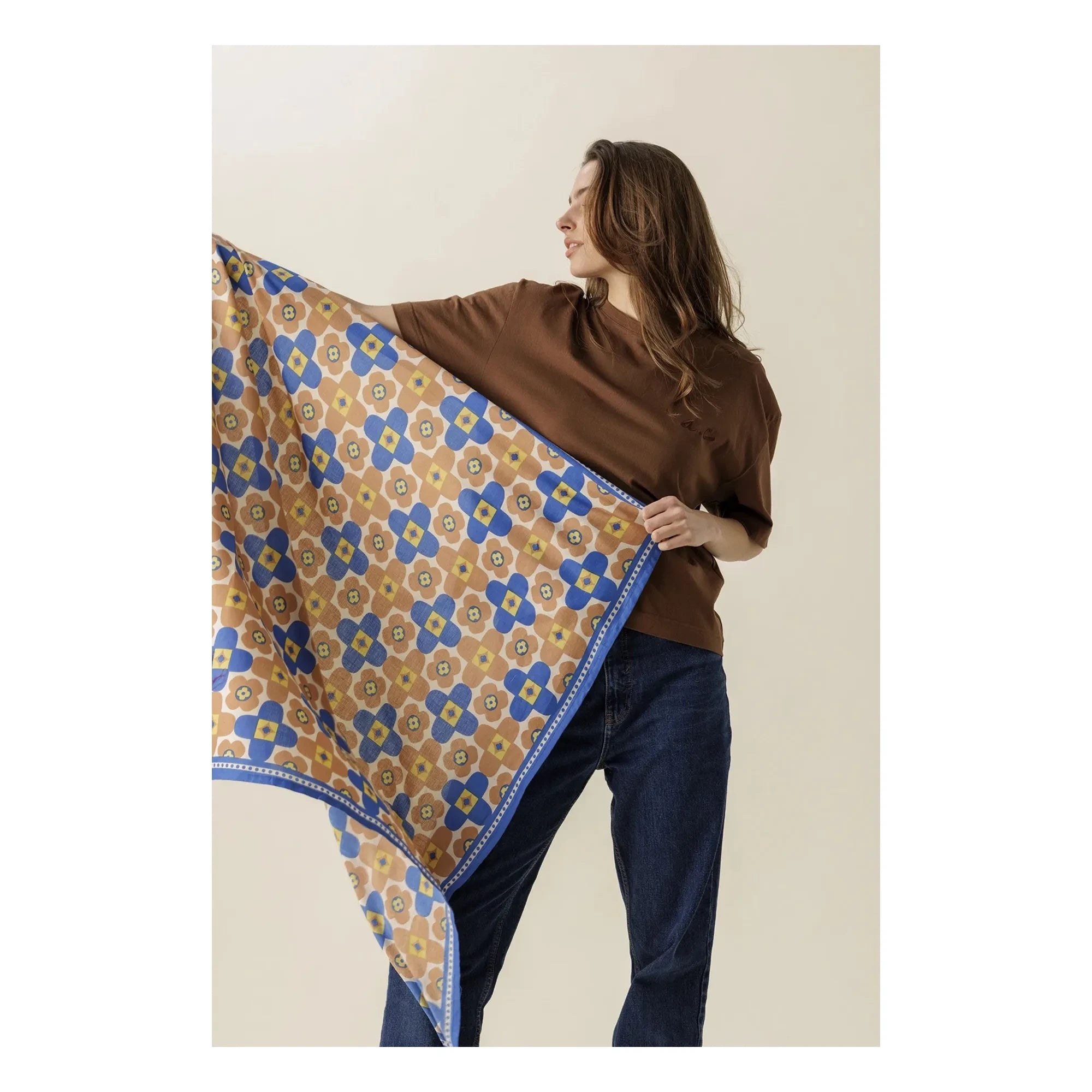 Apaches - Large Scarf Latika Flowers | Blue