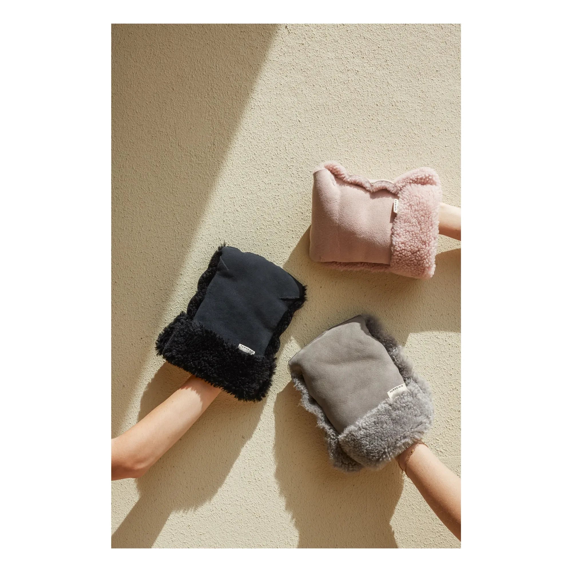 BINIBAMBA - Lammfell-Kinderwagenfäustlinge | Rosa