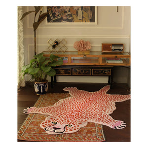 Doing Goods - Rosa Wolle Leopard Teppich | Rosa