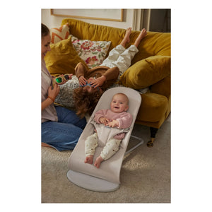 BabyBjörn – Bliss Babywippe aus meliertem Jersey-Gewebe | Beige