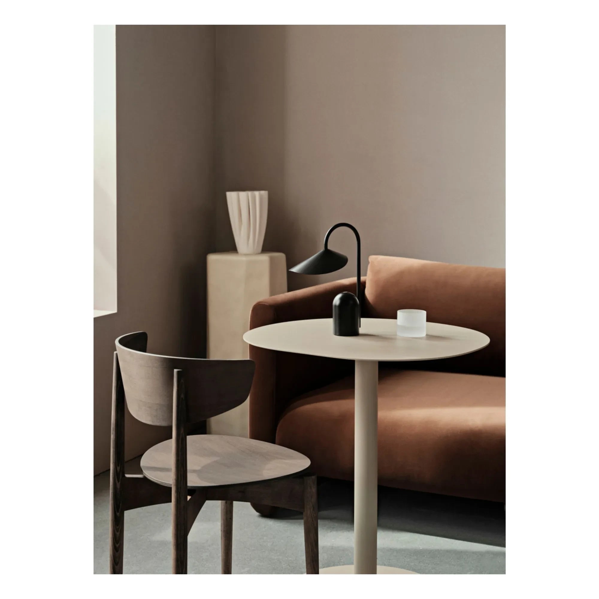 Ferm Living - Arum Tischlampe | Schwarz