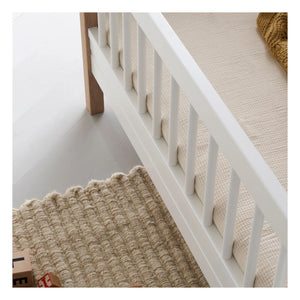 Oliver Furniture - Wood Mini+ طقم تحويل من سرير الأطفال إلى سرير الجونيور | بلوط