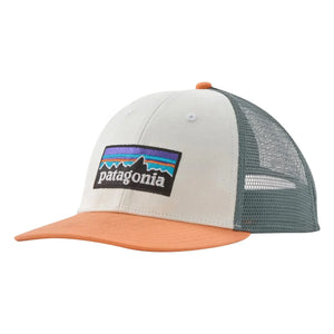 Patagonia – P-6 Logo LoPro Trucker Bio-Baumwolle Cap | Off-White