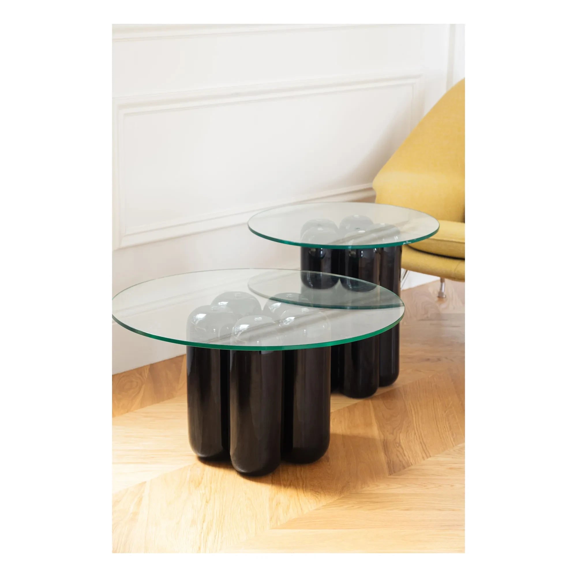 Cosin - Couchtisch mit schwarzer Glasoberfläche