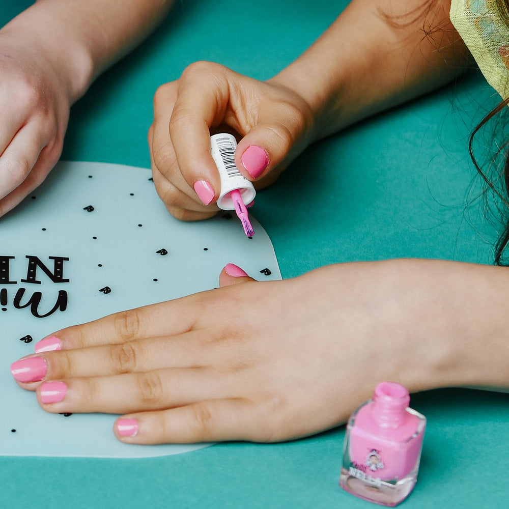 Miss Nella - 珊瑚粉闪光可剥指甲油