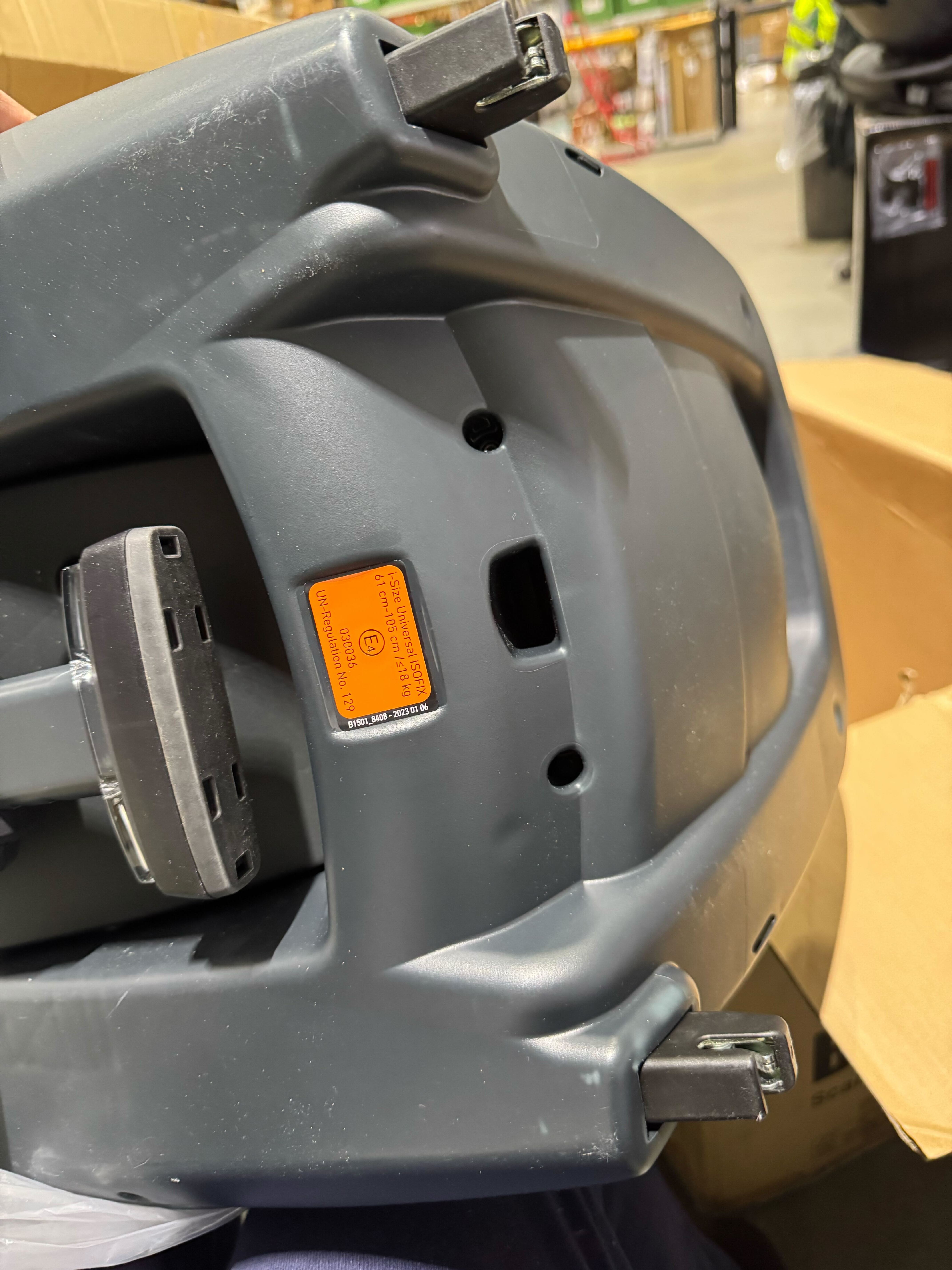 Outlet - BeSafe iZi Turn i-Size Car Seat - Fresh Black Cab-Car Seats- | Natural Baby Shower