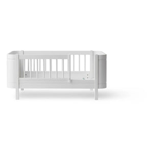 Oliver Furniture - Ahşap Mini+ beşik yatağı, junior kit dahil | Beyaz