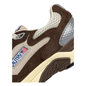 Autry - Hyperway Low-Top-Sneaker aus zweifarbigem Wildleder | Braun