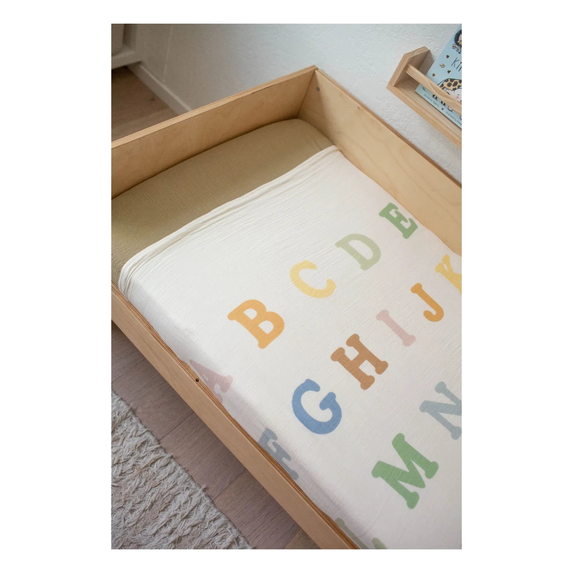 Soft Spot - Organik pamuklu Alphabet Throw