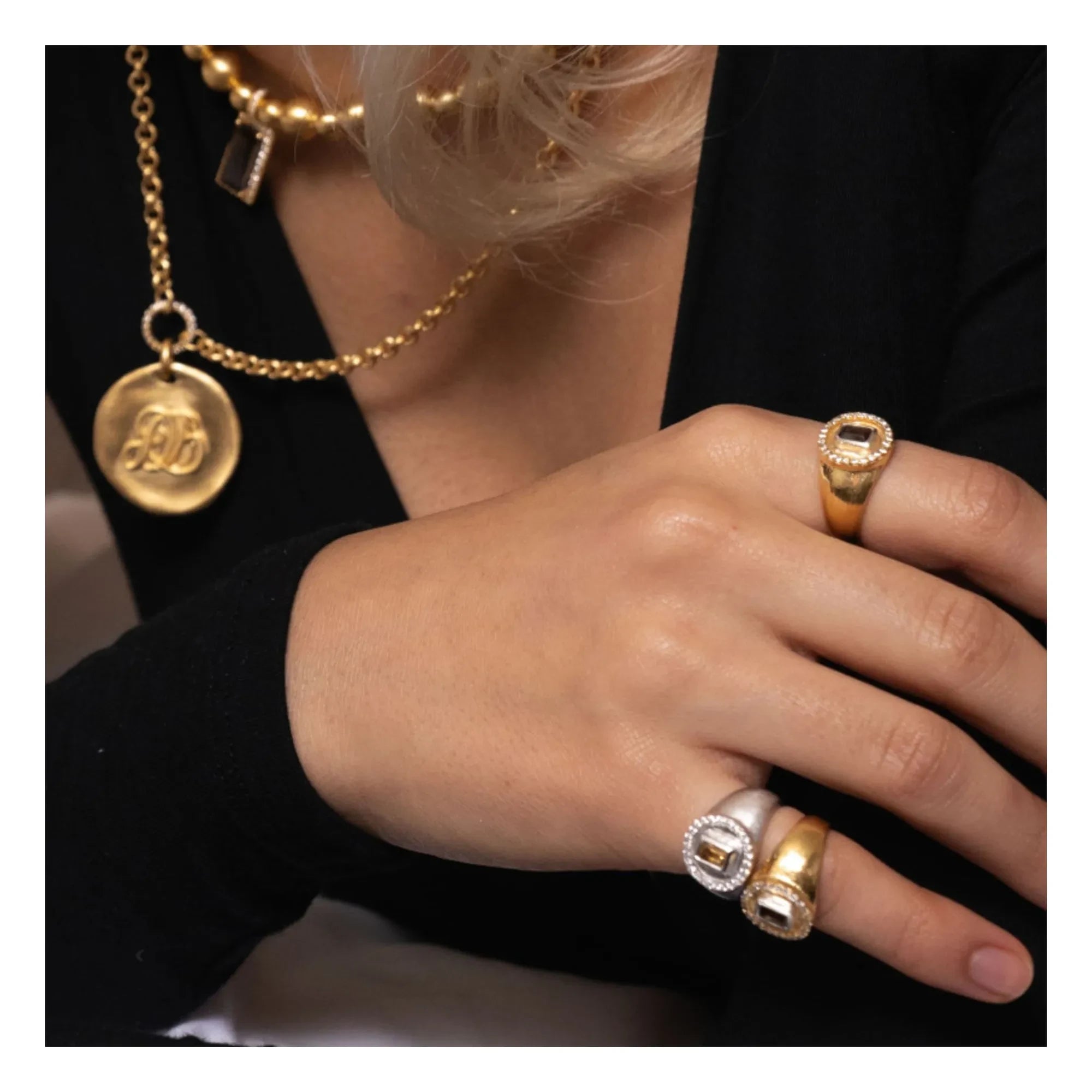 Irene d'Arloz - Didi ring | Quartz