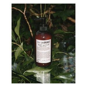 L:A BRUKET - 225 Spruce Vücut Losyonu - 240 ml