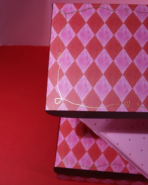 Dinossi - Rosa karierte Geschenkbox