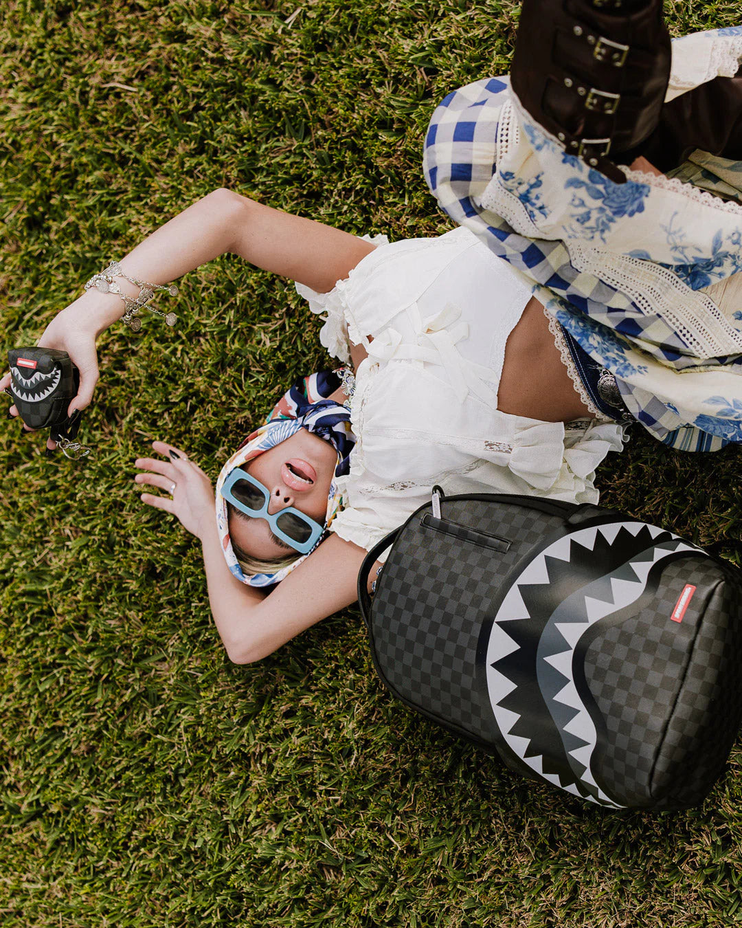 Sprayground - Lights Out Paris'te Köpekbalıkları Sırt Çantası