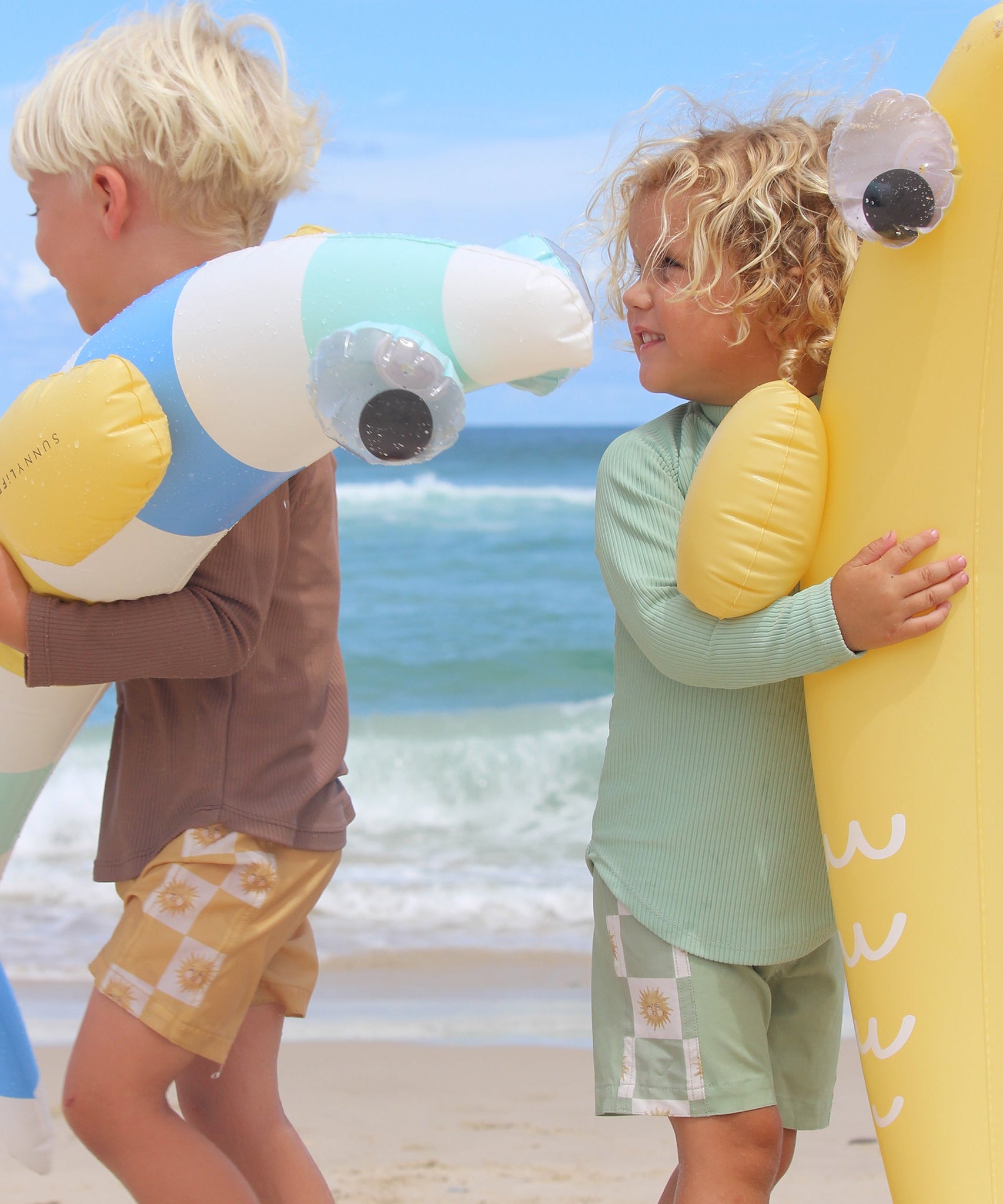 Sunnylife - Balık Finn Şişme Deniz ve Havuz Yüzme Aksesuarı