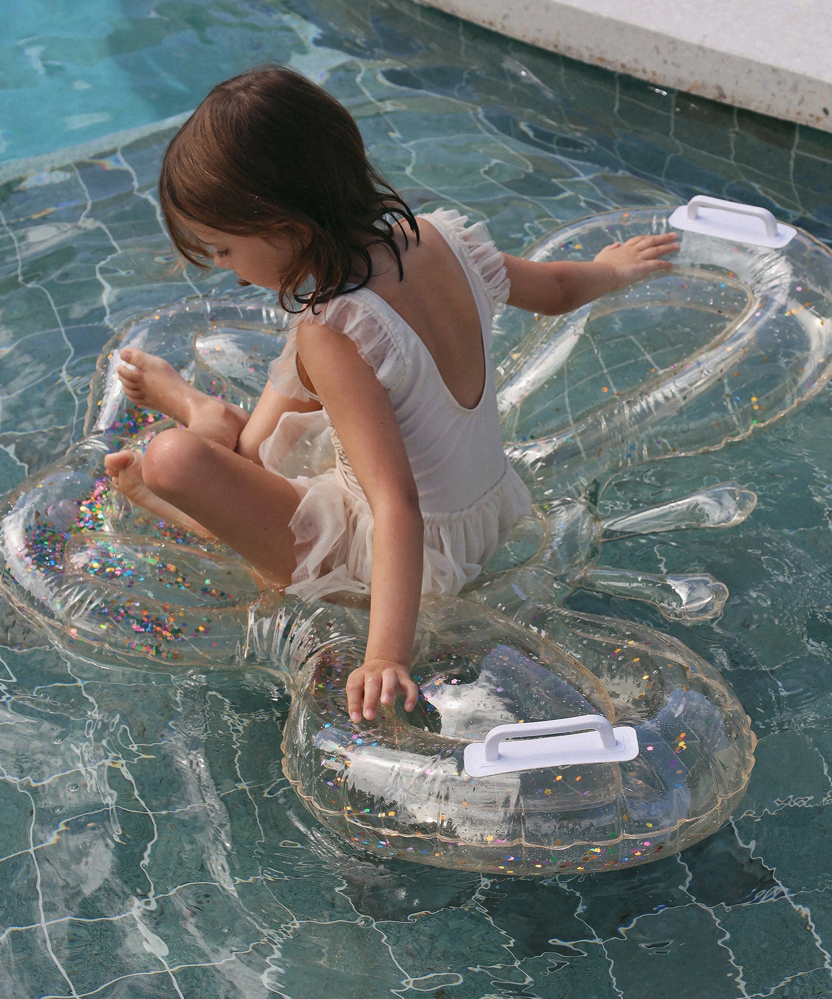 Sunnylife - 棉花糖儿童蝴蝶海洋和游泳池床垫