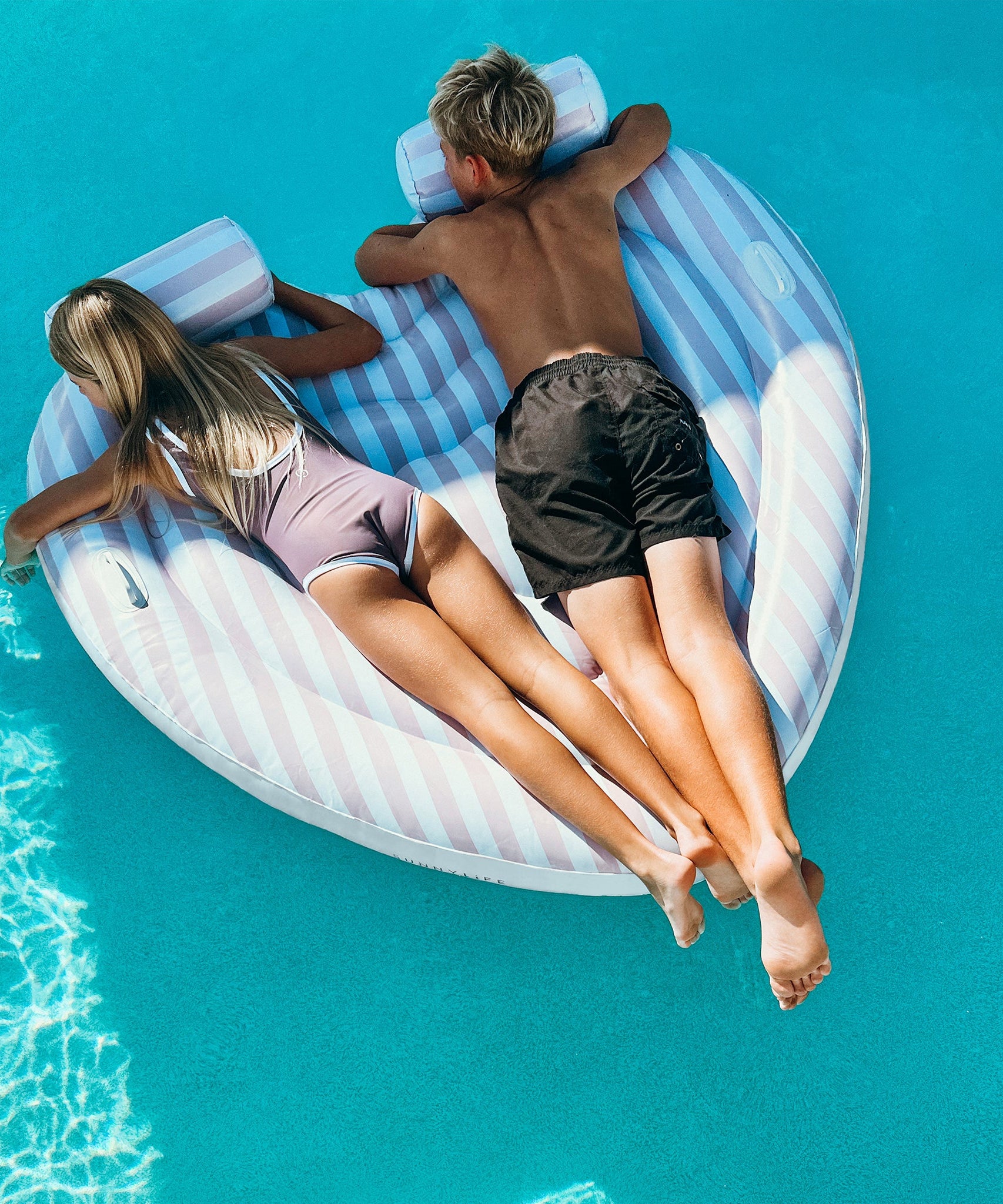 Sunnylife - 偷走了我的心 双人充气泳池和海床