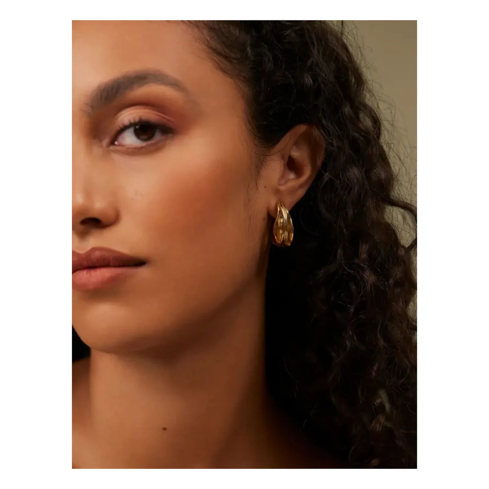 Louise Damas - Le Drapé Earrings | Gold