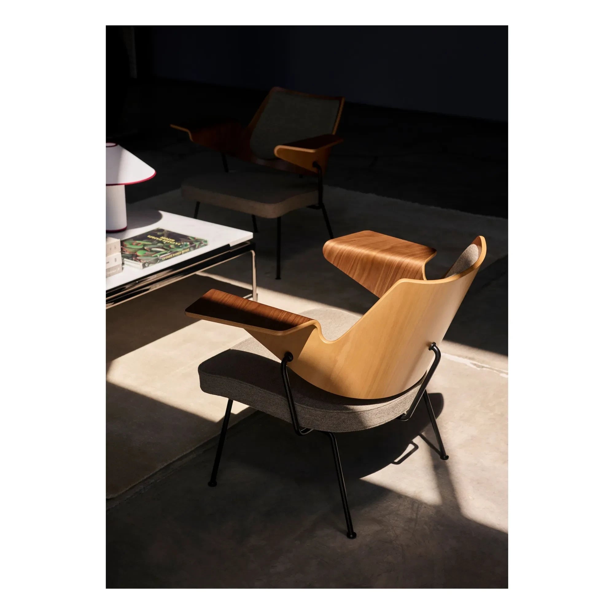 & Tradition - RD8 lounge chair, Robin Day | Koyu gri