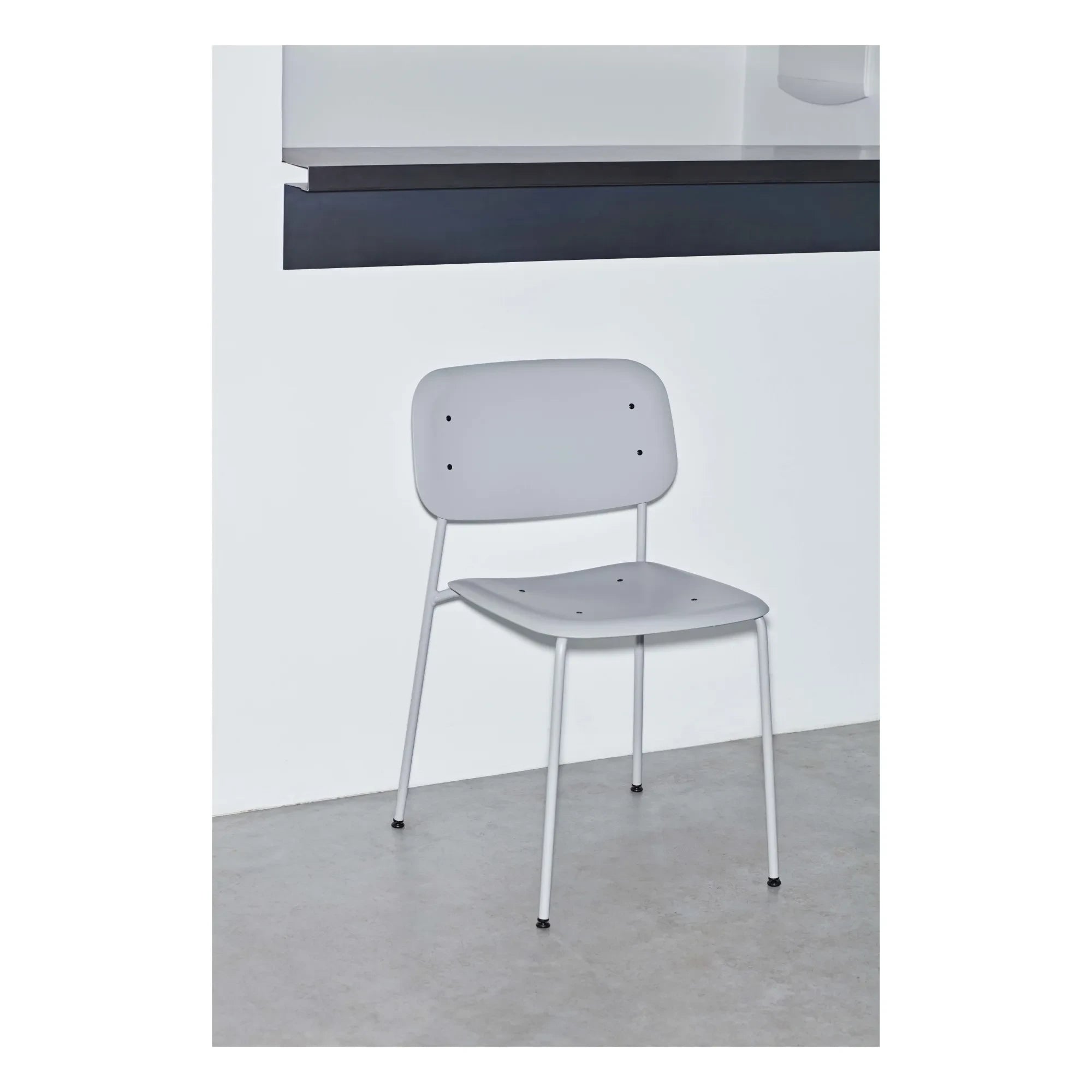 Hay - Yumuşak Kenarlı Sandalye - Metal Taban | İnci grisi