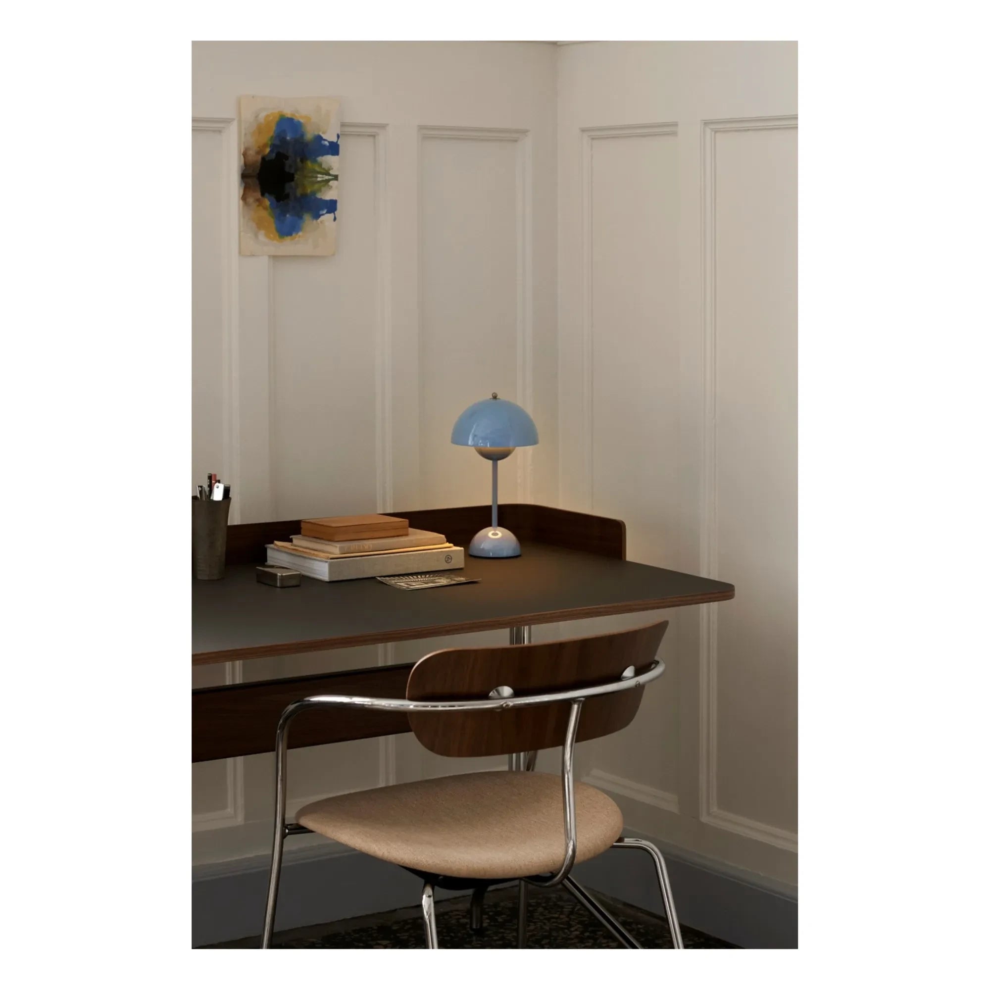 & Tradition - Pavilion AV17 Tisch, Chromgestell | Nussbaum