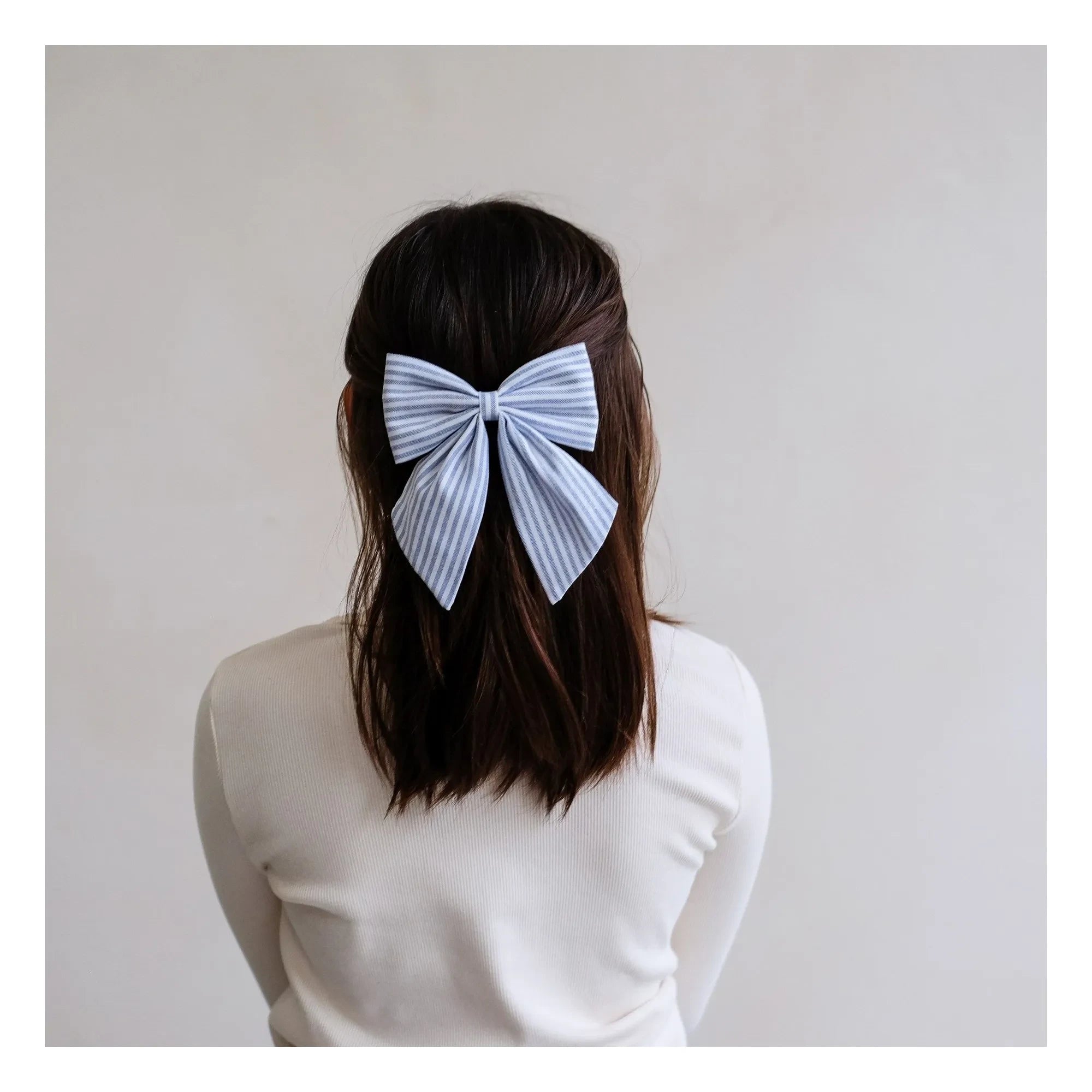 Mimi & Lula - 2er Set Agnes Blumen- und Gestreifte Haarspangen | Creme