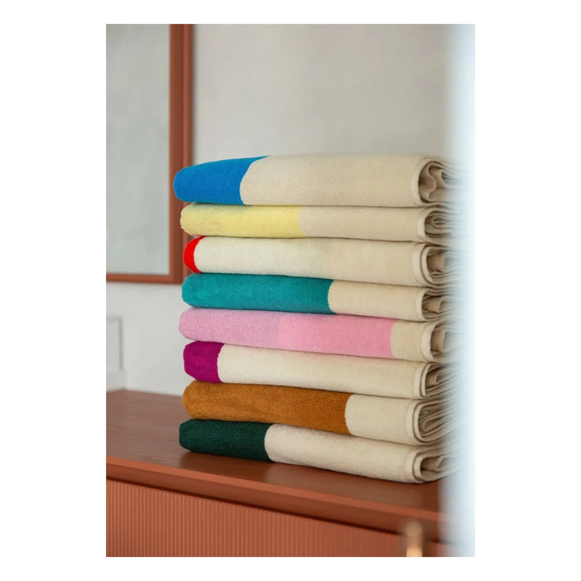 Suite 702 - Havlu, Martens & Martens | Pembe
