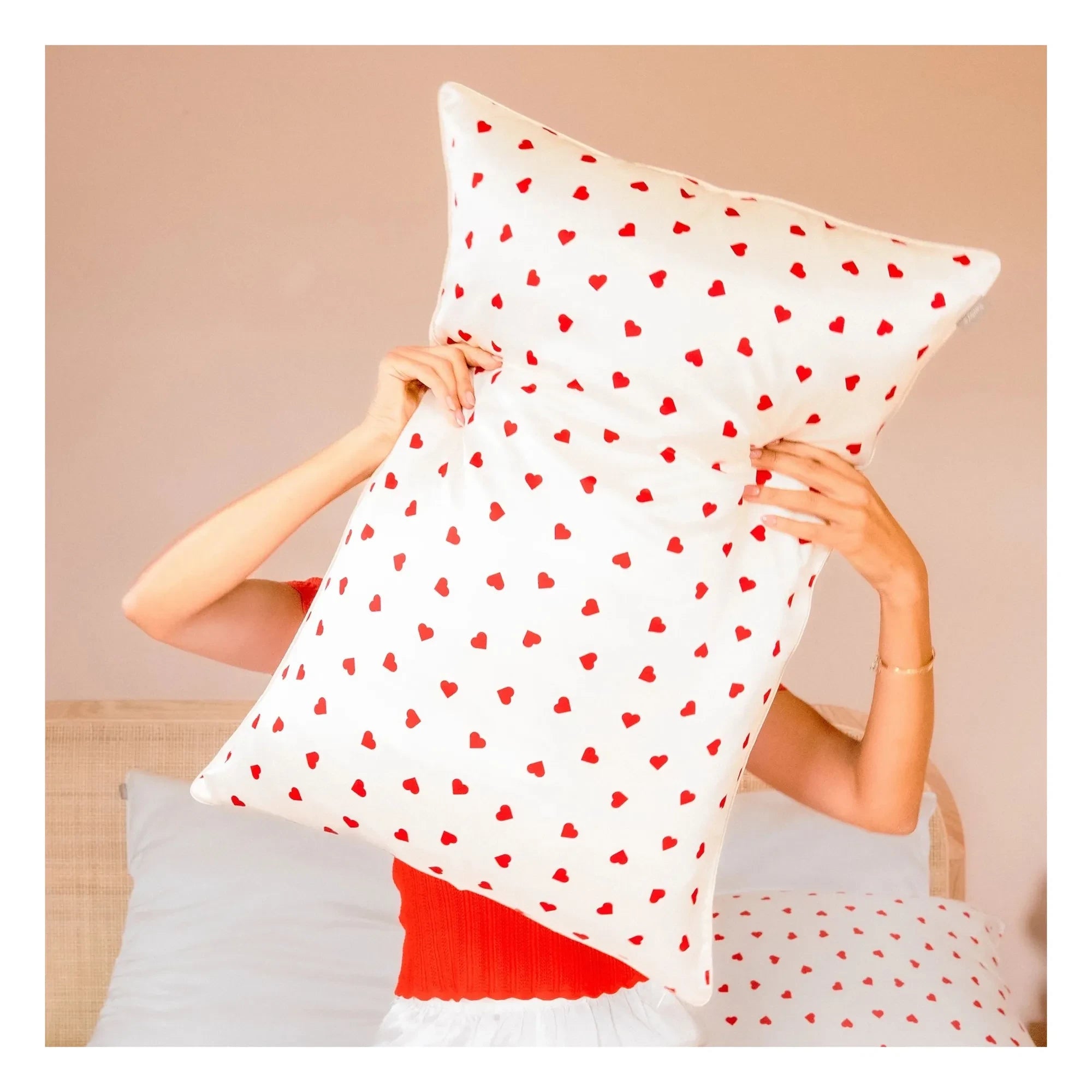 Emily's Pillow - Kalp baskılı dut ipeği yastık kılıfı | Krem