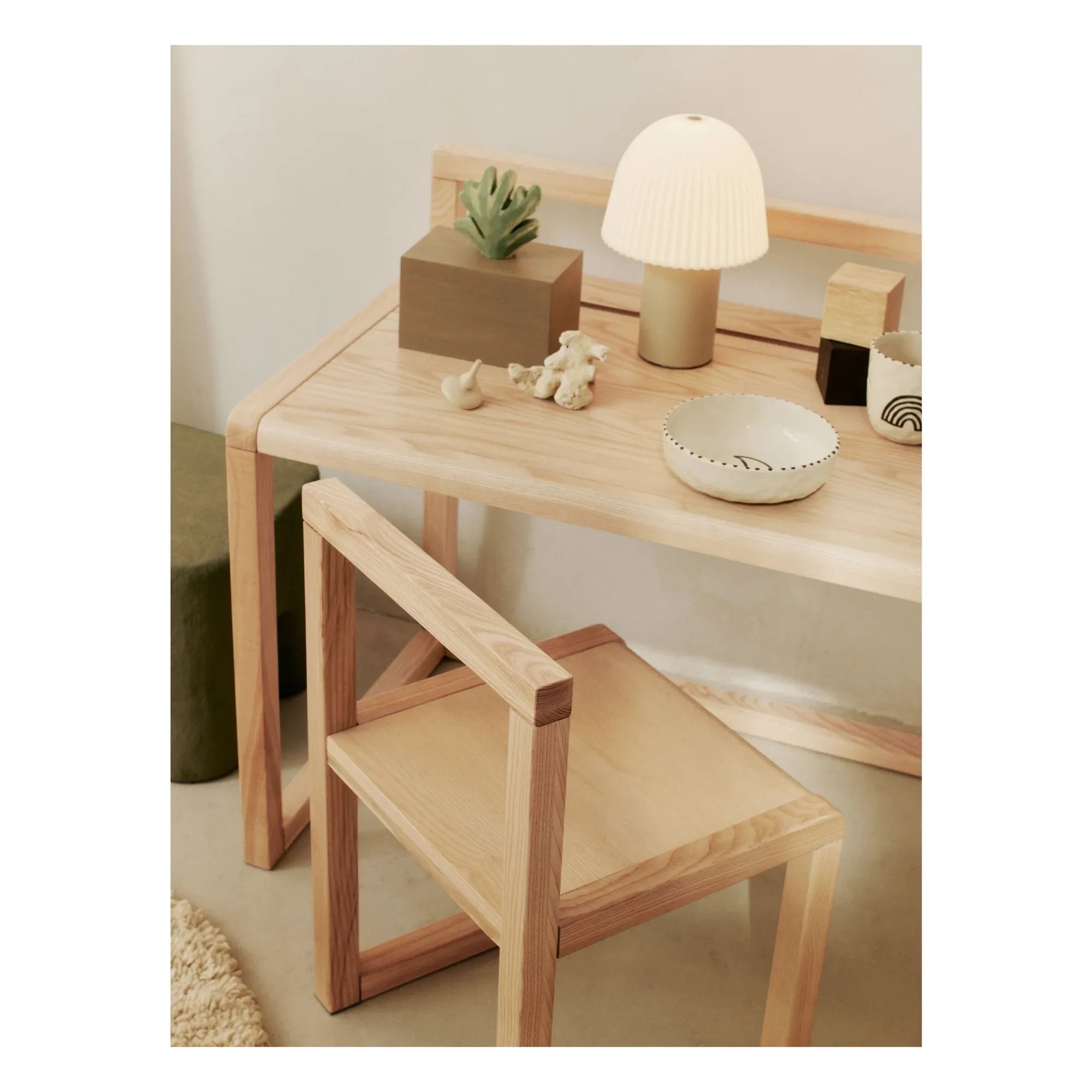 Ferm Living Kids - Fırfırlı masa lambası | Bej
