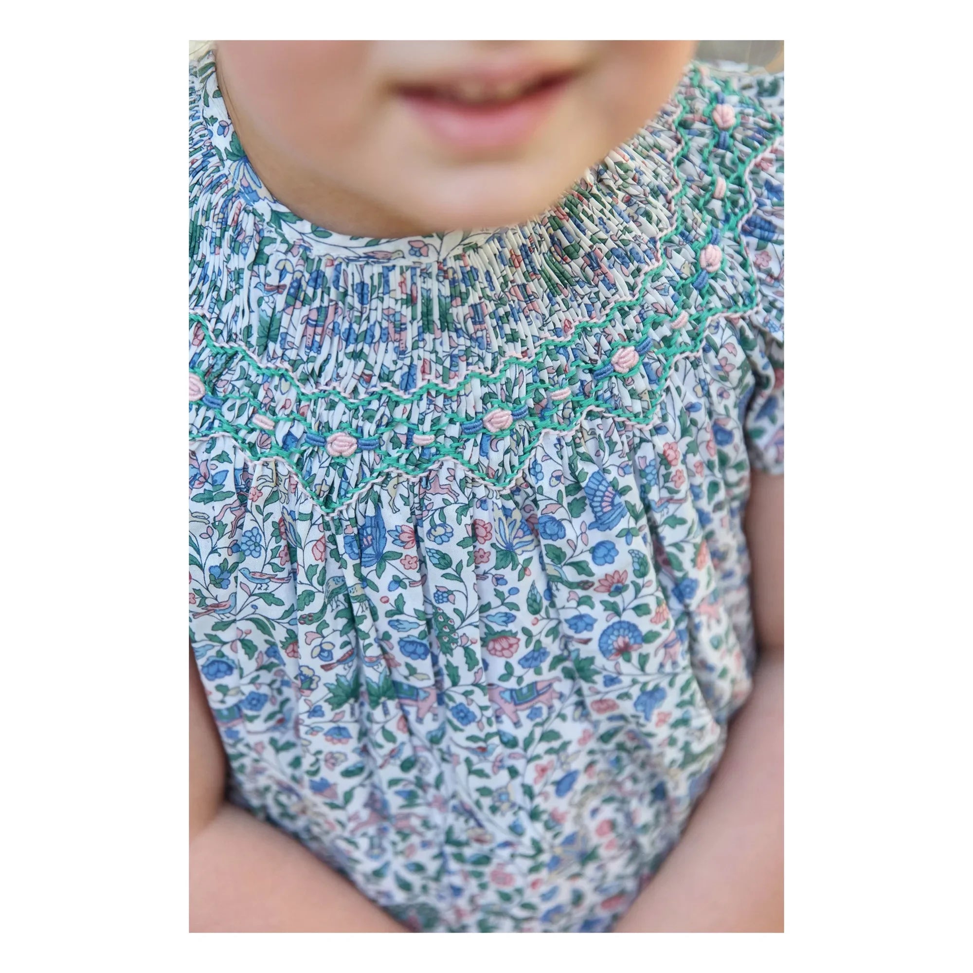 Tartine et Chocolat - Liberty Baby Kleid mit Raffungen | Weiß