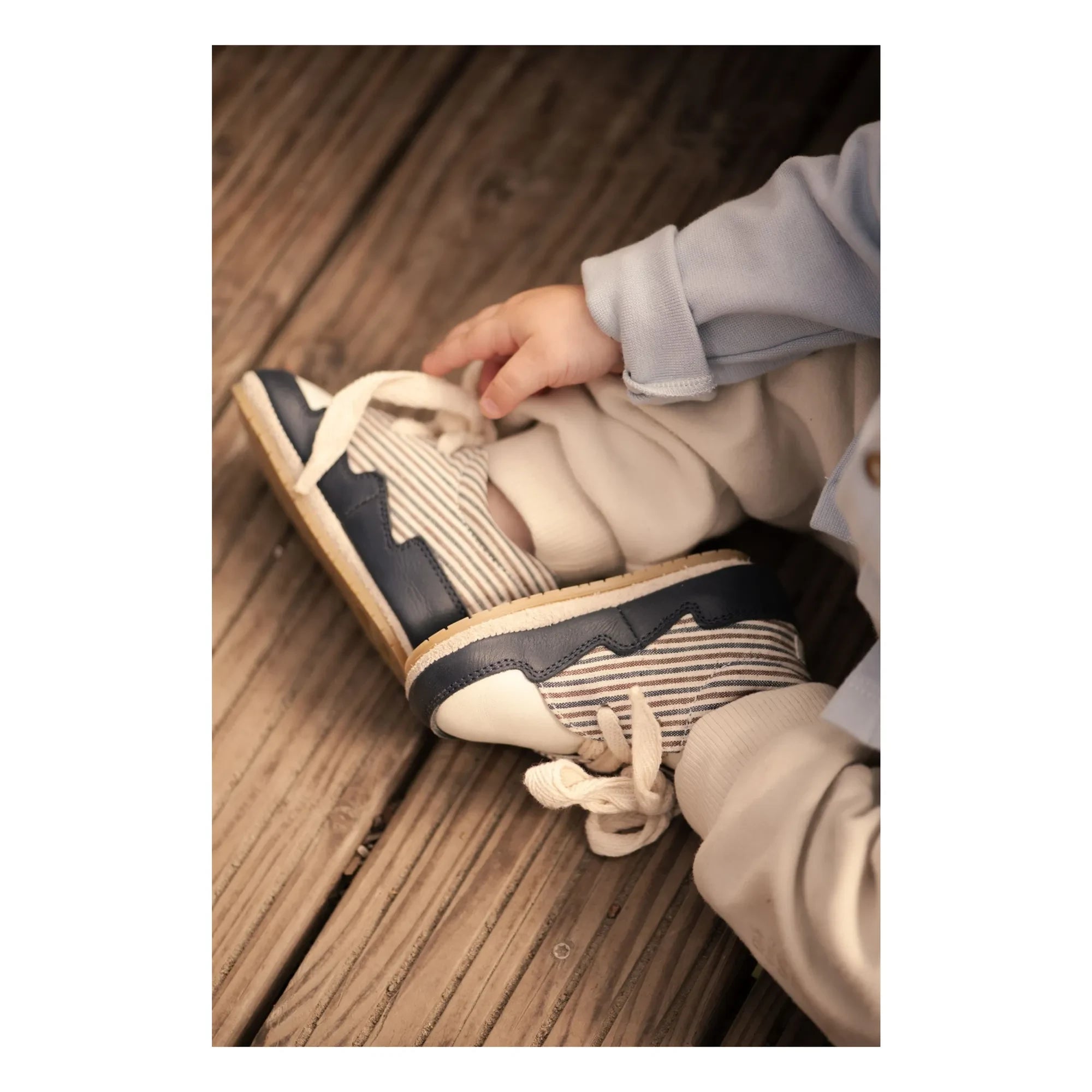 Donsje - Pluksel Gestreifte Sneakers | Nachtblau