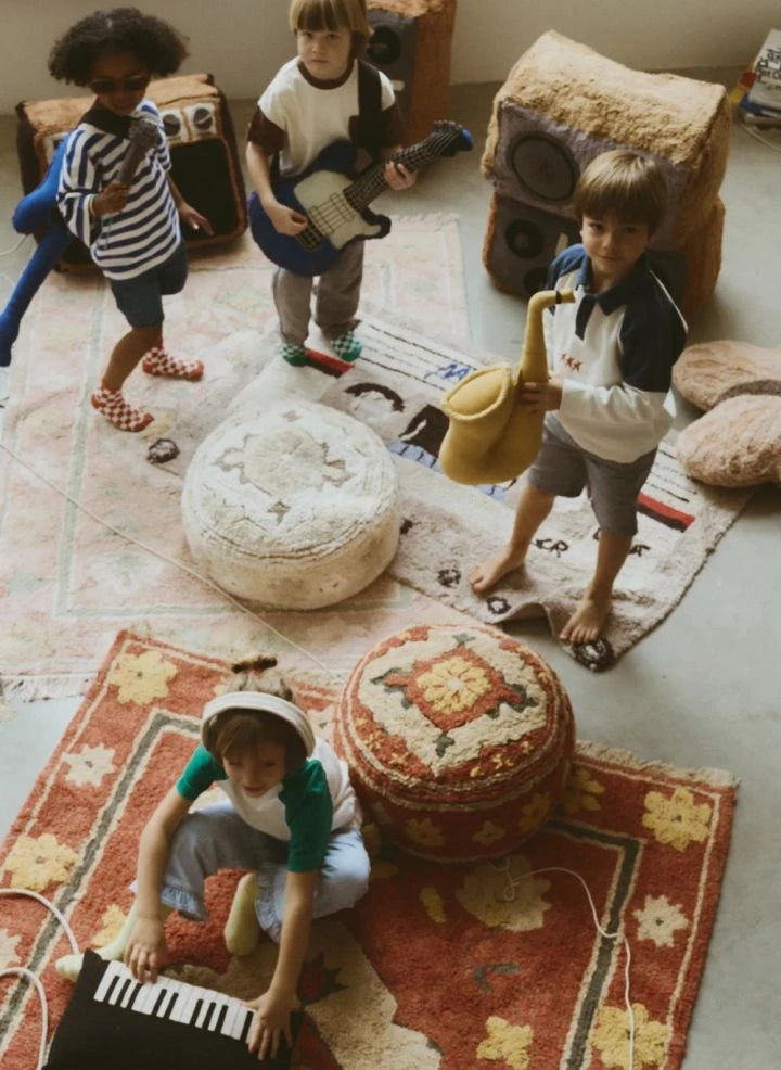 Lorena Canals - Pers Fonu | Kırmızı