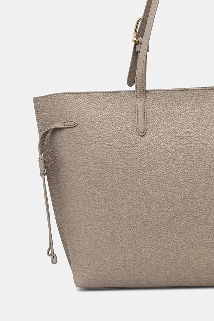 Furla Kadın Deri Alışveriş Çantası Ava L Tote
