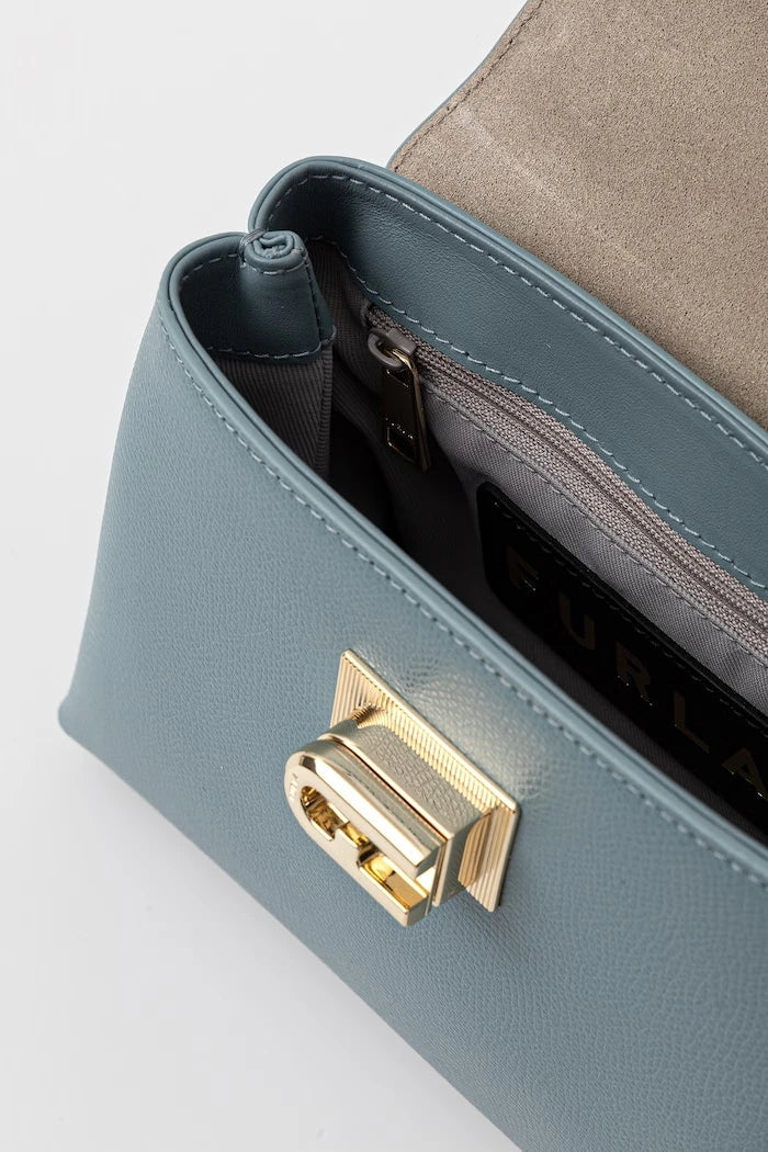 Furla yapılı kadın deri çanta