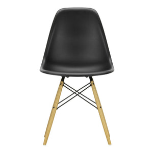 Vitra - DSW plastik sandalye - akçaağaç kaide - Charles & Ray Eames | Siyah
