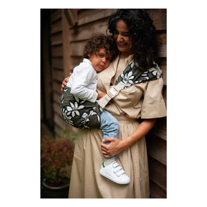 Mama Hangs - Babytrage Carry & Walk | Khaki