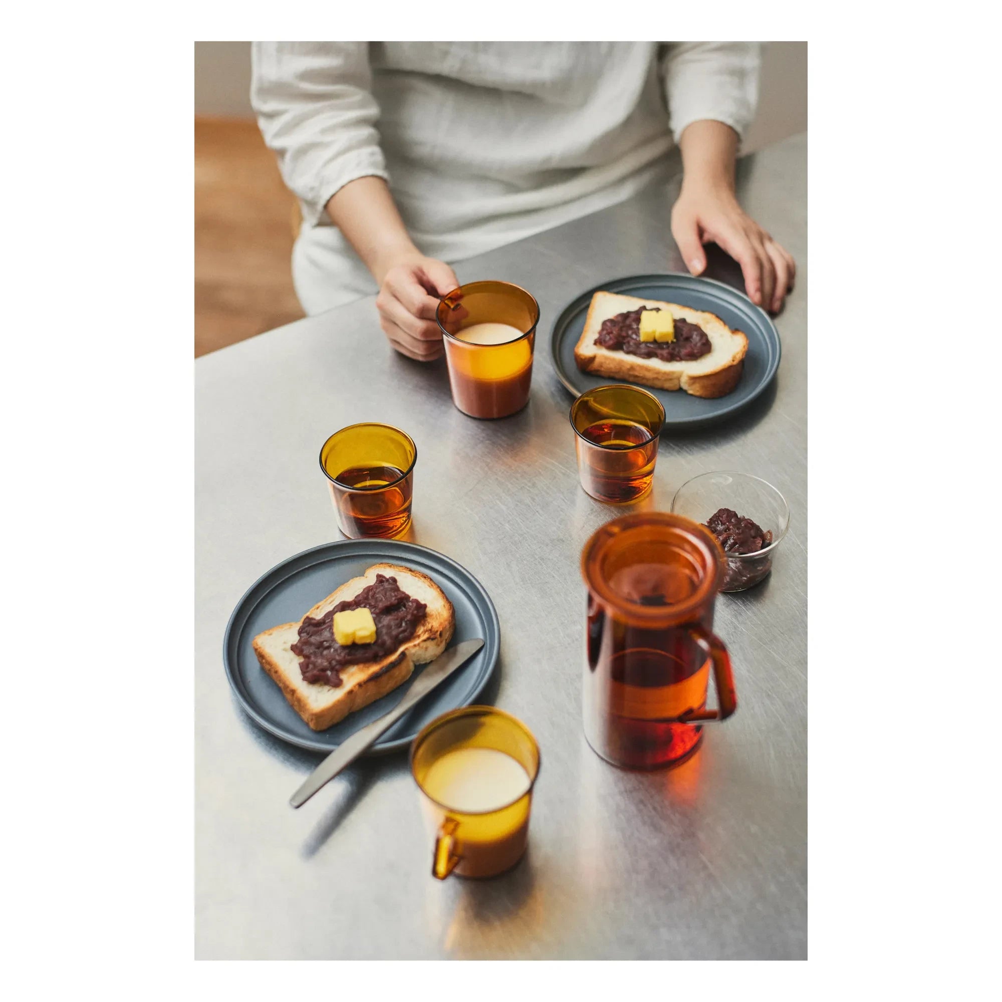 Kinto - Kulplu Sürahi - 750 ml | Amber