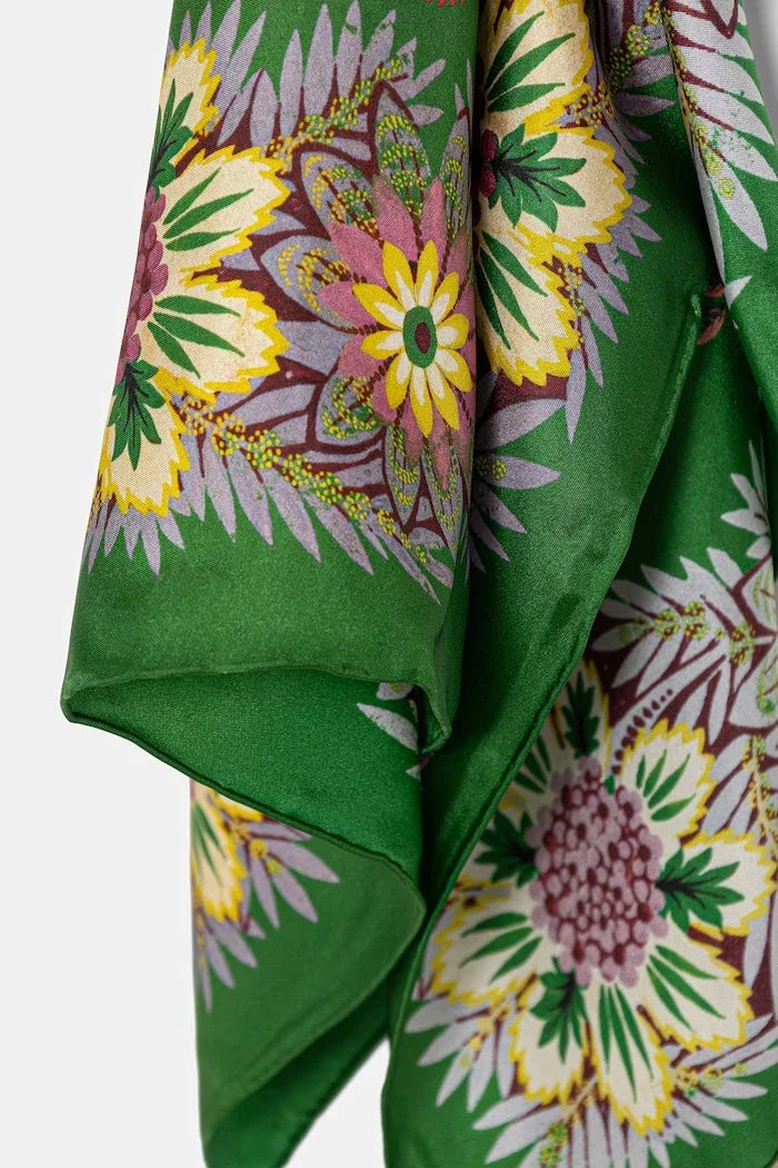 Weekend Max Mara kadın ipek şal AONESTONEW