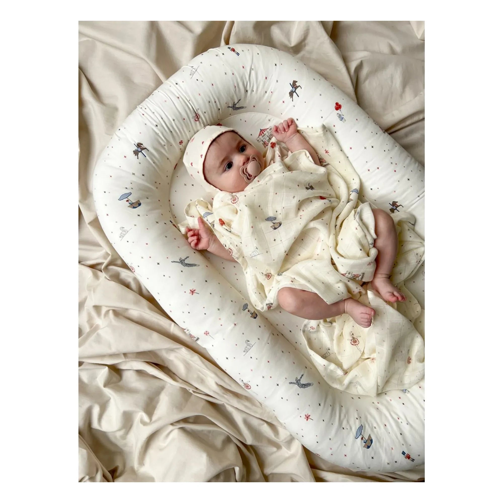 Cam Cam - Karussell Baby Keilkissen