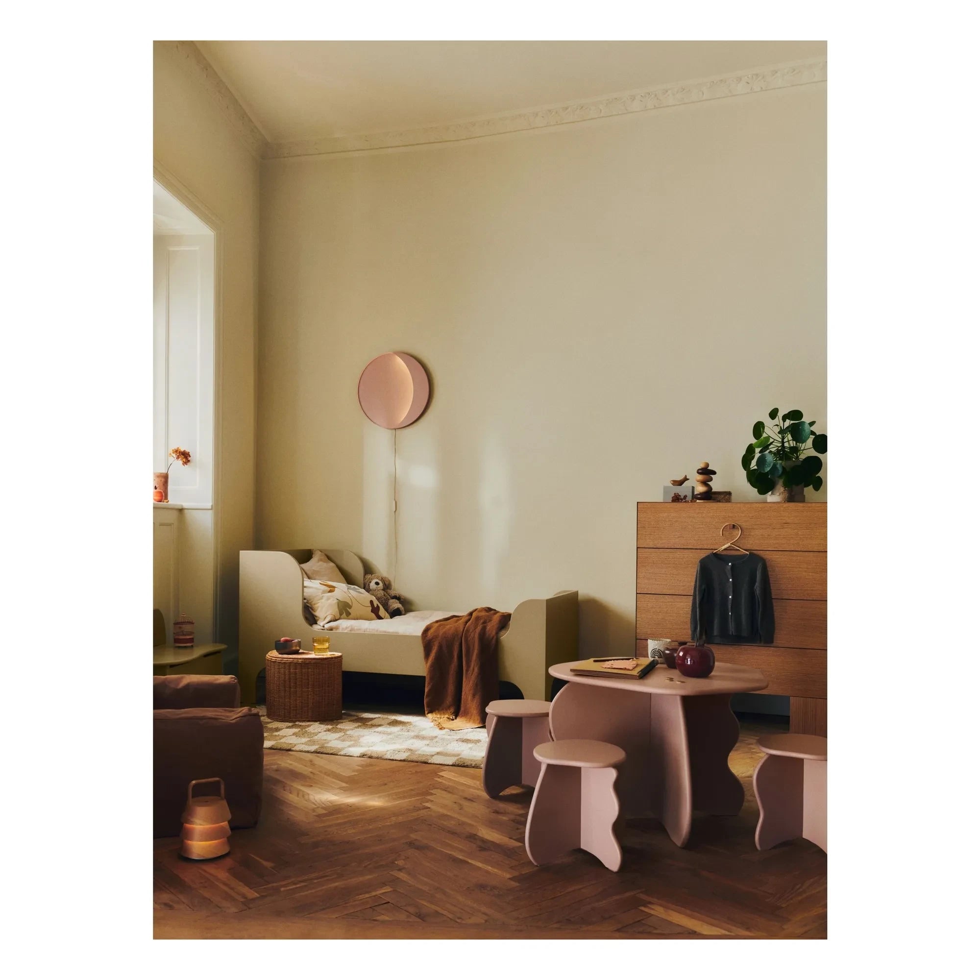 Ferm Living Kids - Tilted Back Table | Pink