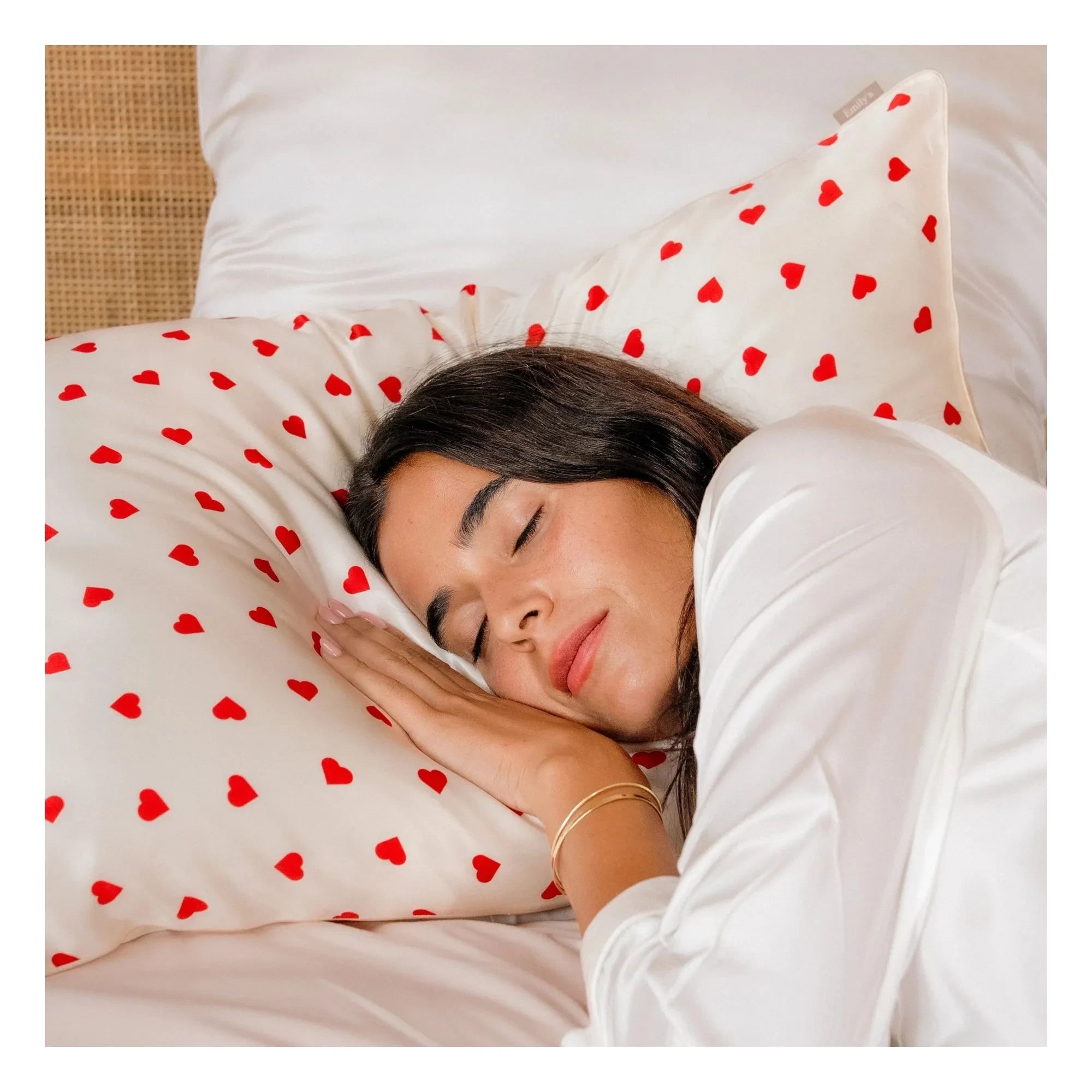 Emily's Pillow - Kalp baskılı dut ipeği yastık kılıfı | Krem