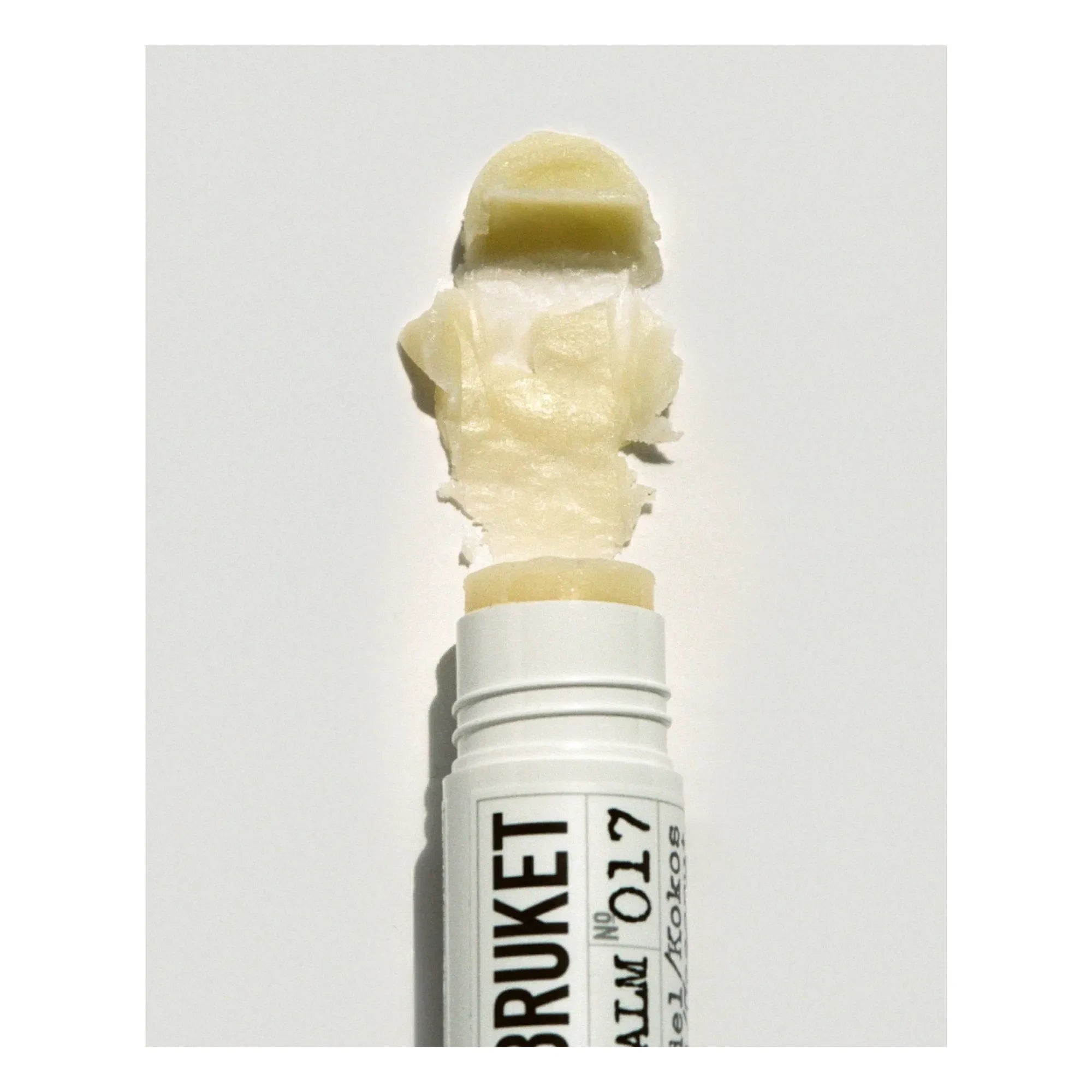 L:A BRUKET - 017 Cosmos Almond & Coconut Lip Balm - 14 g