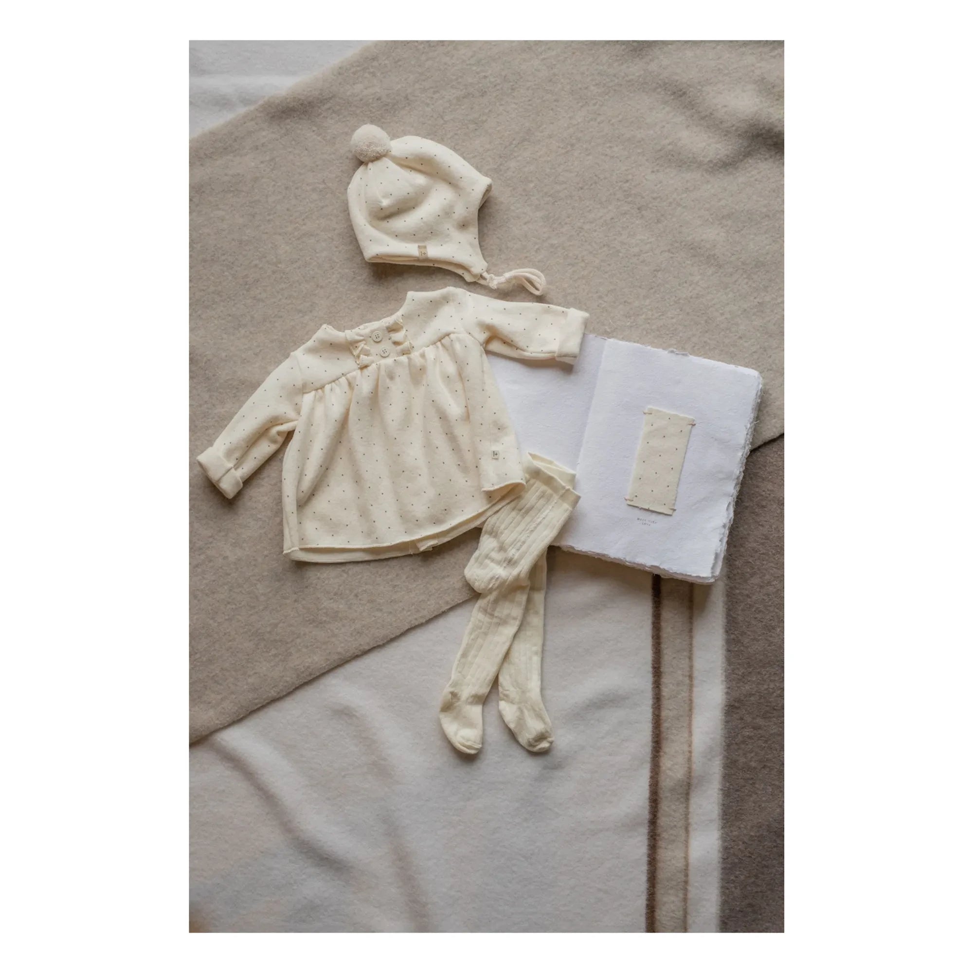 1+ in the family - Claire Elbise | Ekru
