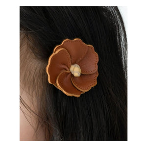 Donsje - Zaza Fields Hibiscus hair clip | Maple