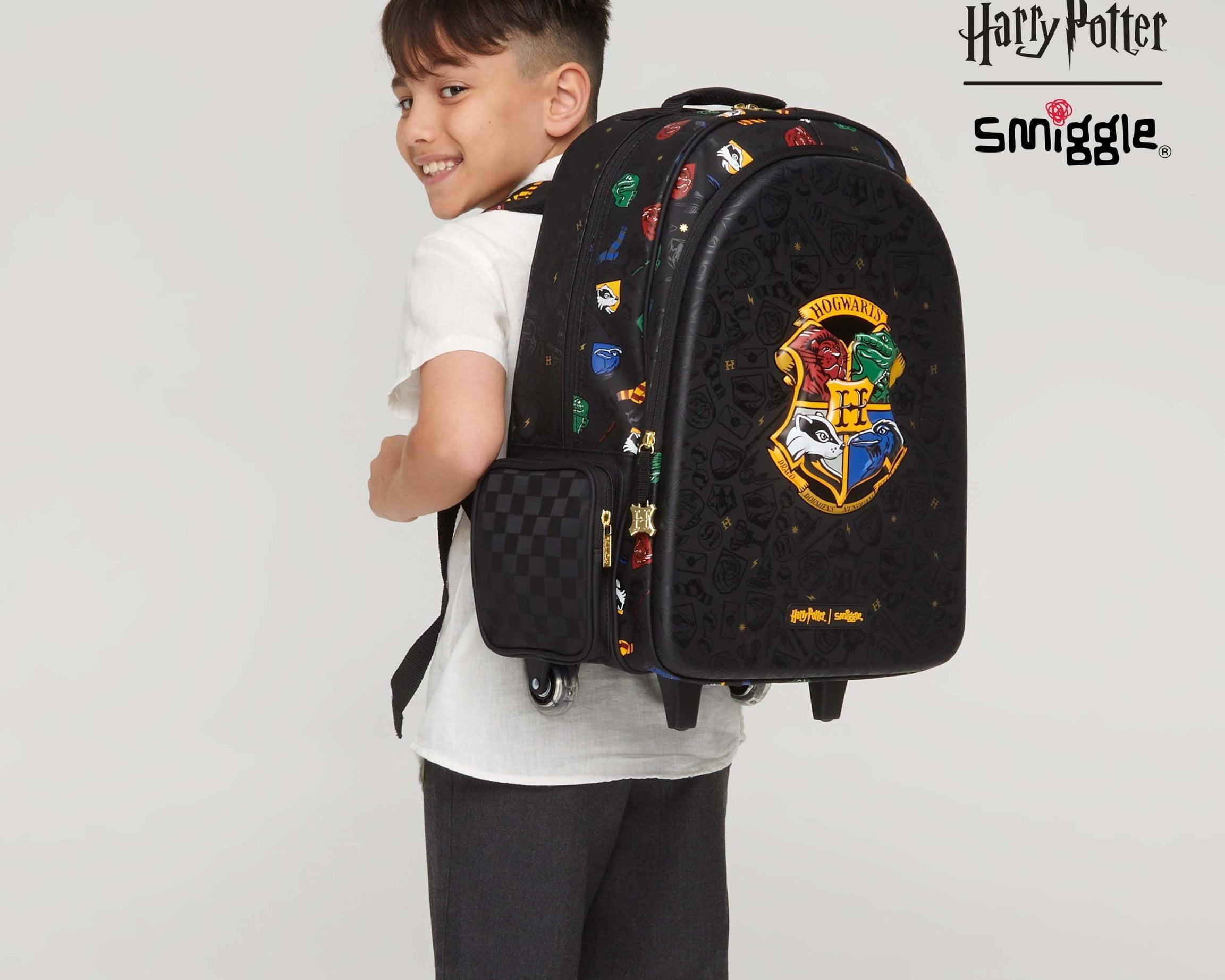 Smiggle - Harry Potter Işıklı Tekerlekli Çekçekli Sırt Çantası-Dinossi
