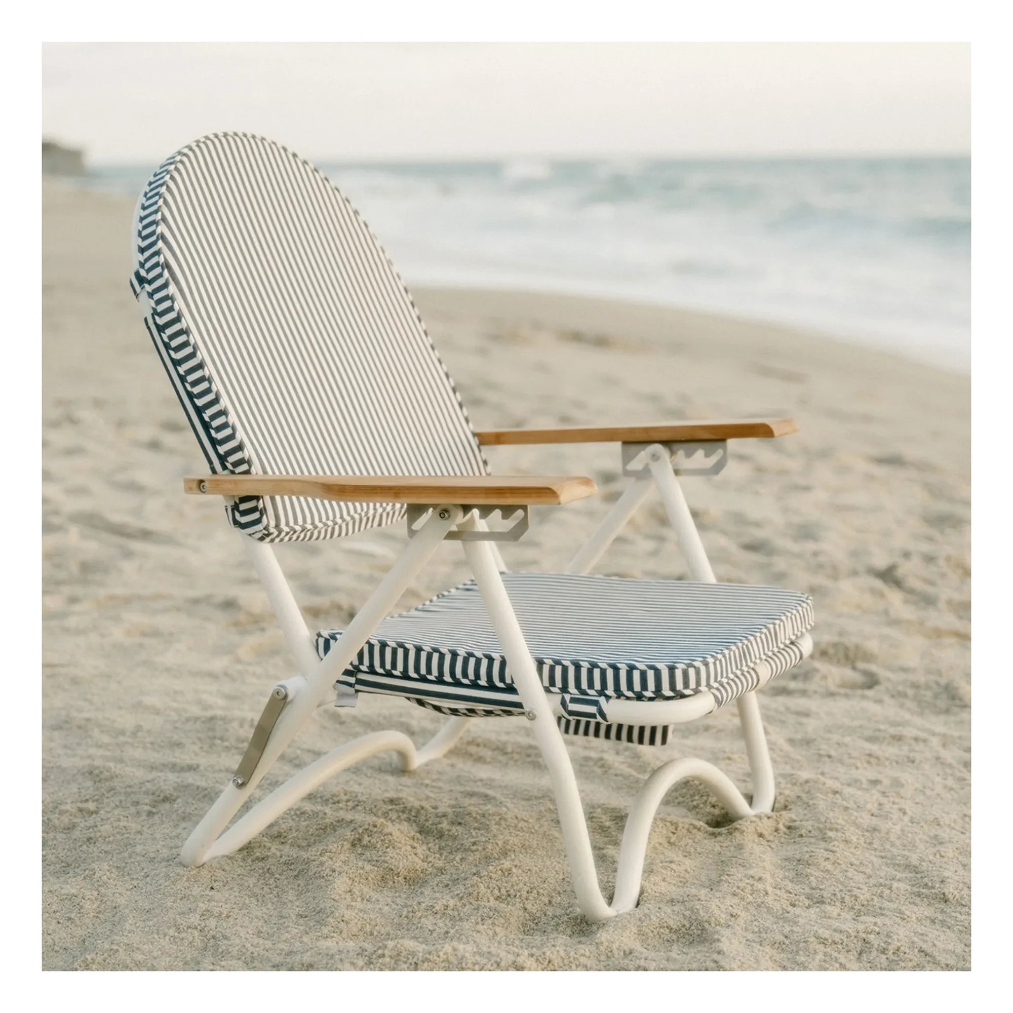 Business & Pleasure Co. – Strandstuhl | Navy