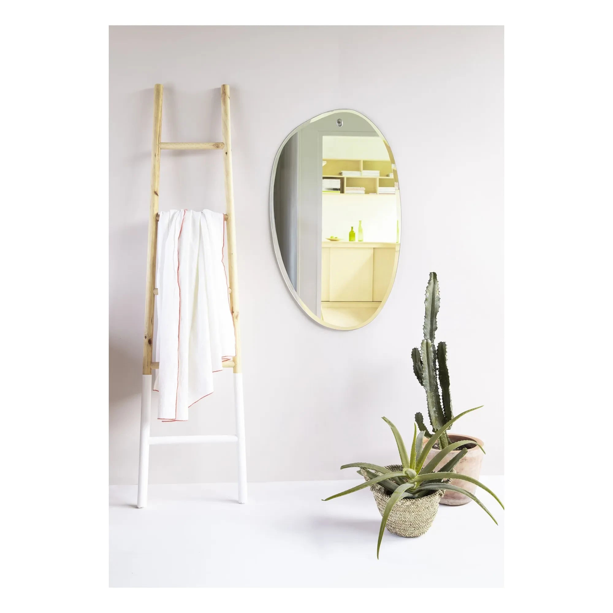M Nuance - Extra flach gerillter ovaler Spiegel - 60x100 cm