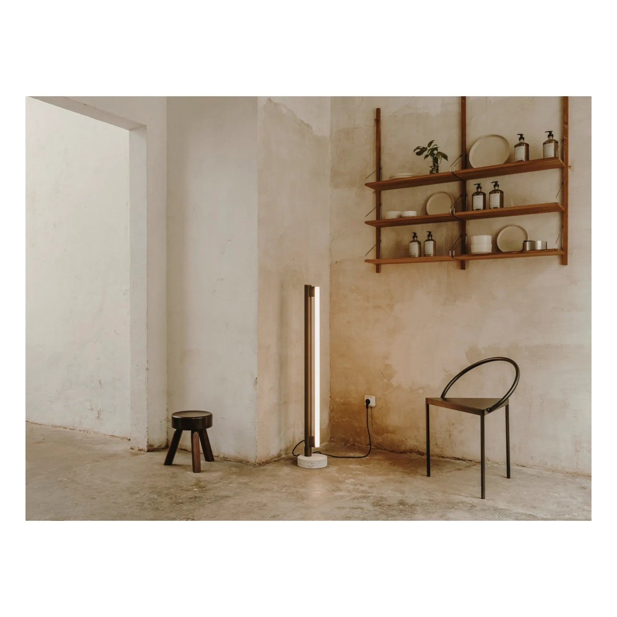 Frama - AML Kiefernhocker | Dunkles Holz
