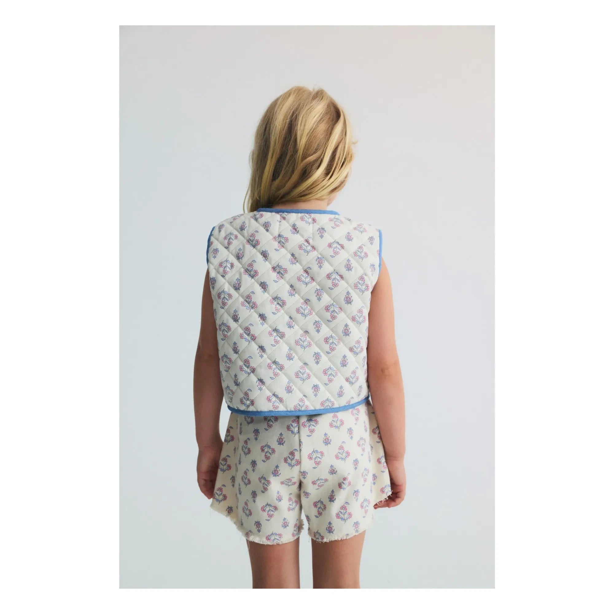 the new society - Clavel Floral Pattern Sleeveless Vest | Ecru